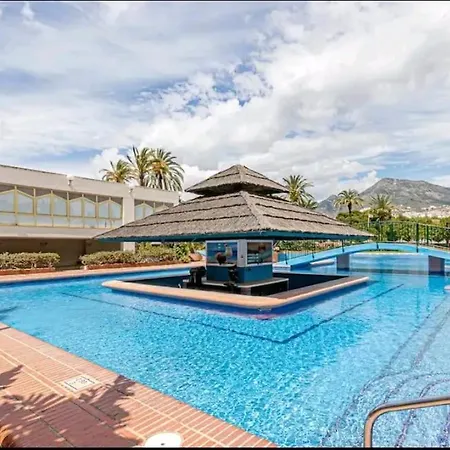 El Capricho De Benalbeach, Solo De Sabado A Sabado *